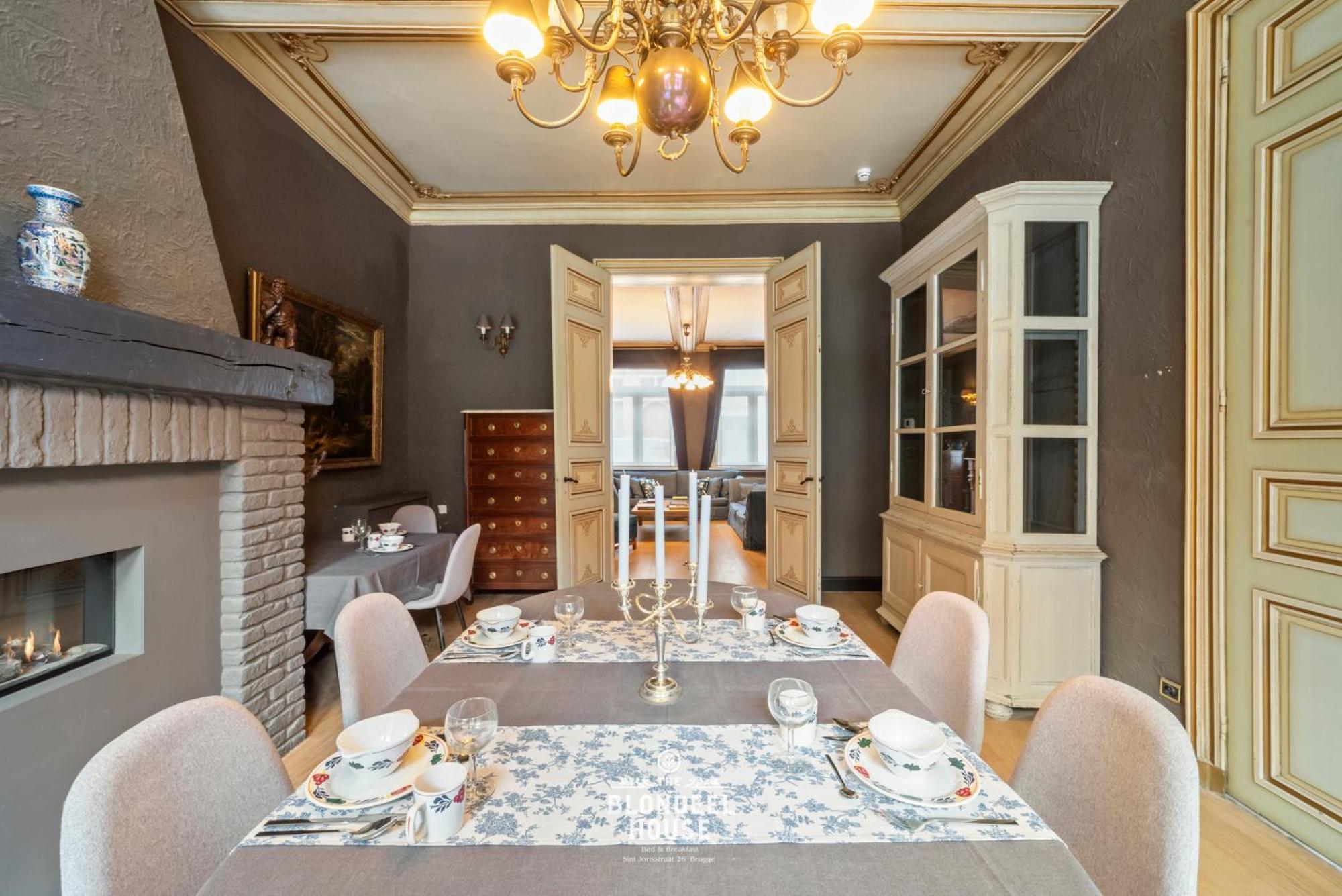 Bed & Breakfast The Blondeel House Brugge Center Exteriör bild